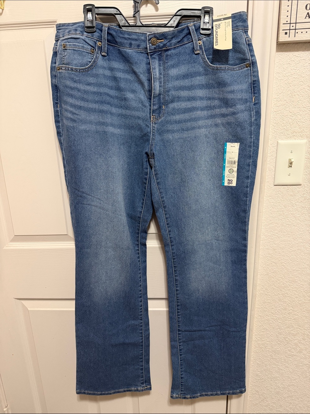 No Boundaries Women's Medium Blue Boot Cut Jeans